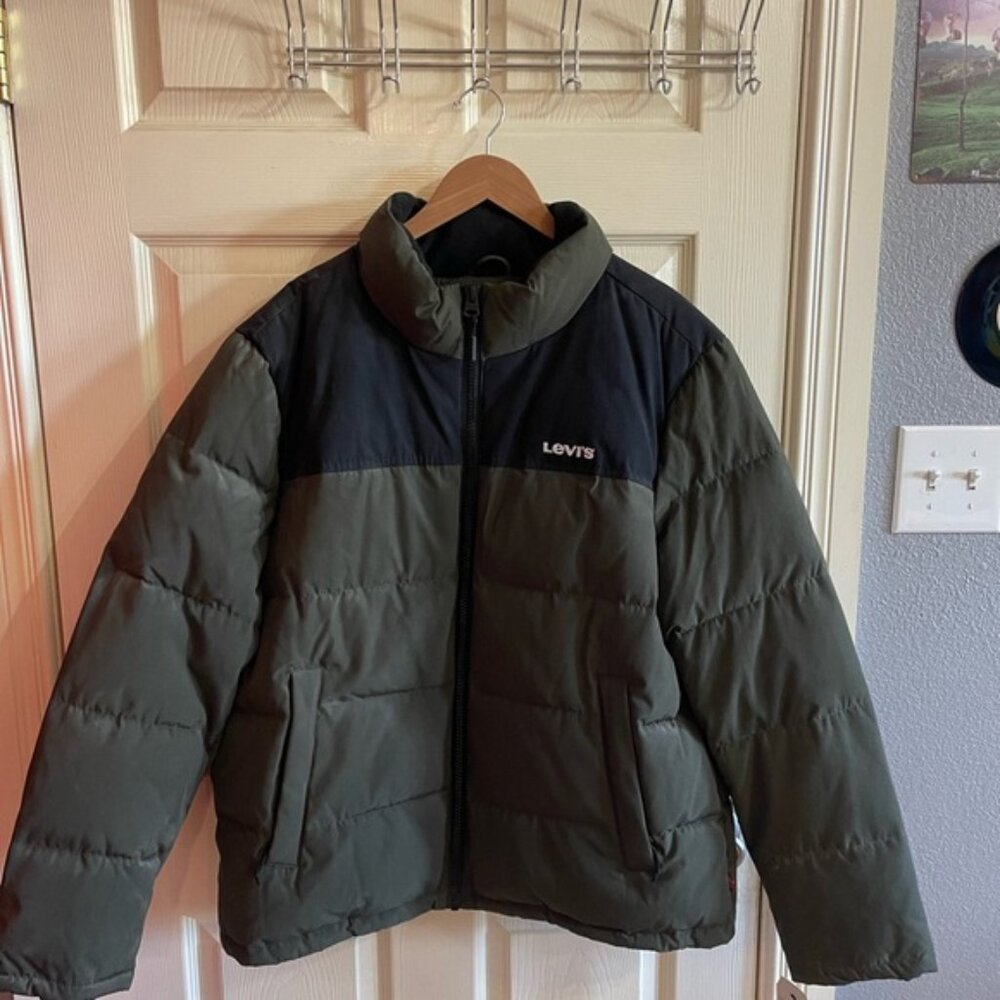 Levi’s puffer jacket